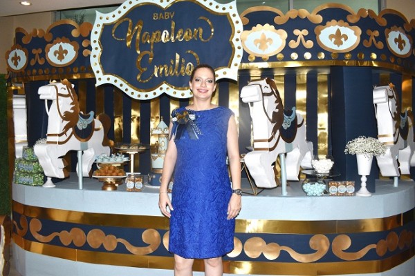 Nathalie fue agasajada con un estupendo baby shower de carrusel