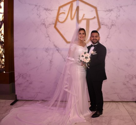 Manuel Edgardo Turcios Machado y Jeymi Larissa Cueva Pineda disfrutan de un amor predestinado para la eternidad.