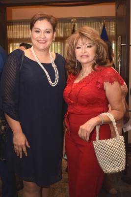 Elisa Pineda y Maritza Lara.