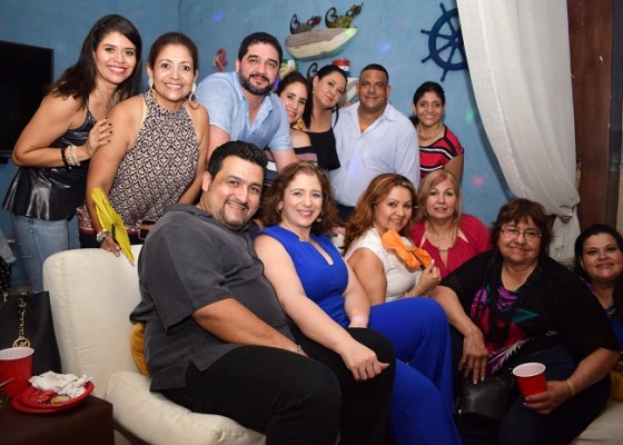 Familiares y amistades de doña Margarita Kawas de Tejada se reunieron para festejar su cumpleaños