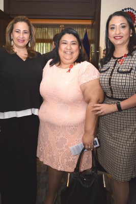 Fanny Hawit, Carmen Villeda y Linda Rovelo.
