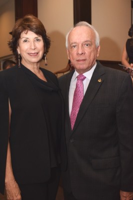 Flor Alvergue y Julio Escoto