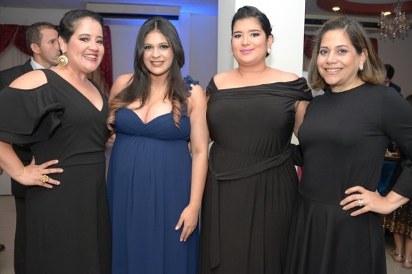 Gabriela Bográn, Mary Tejada, Christinne Castillo y Marcela de López.