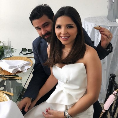 Guapa pareja la de Carlos Alberto Pineda Mahchi y Claudia Colindres-Pineda