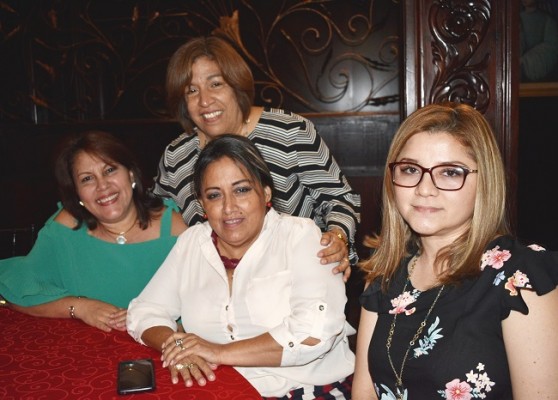 Janeth Argueta, Fanny de Argueta, Verónica Bonilla y Alejandra de Argueta