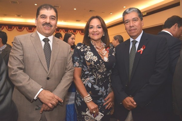 Jorge Faraj, María Elena Sikaffy de López y Orlando Corredor.