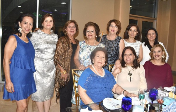 Lorette Kawas, Soad de Handal, Cinthia Nassar, Rabab Handal, Marlene Kamar, Najar Jarufe, Graciela Yuja, Siham Zummar y Siara Cruz