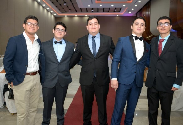 Los jovenes graduados compartieron una velada extraordinaria en su gran gala 2019.