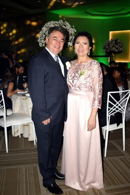 Los padres de la novia, Juan Carlos Torres Midence y Patricia Alvarenga