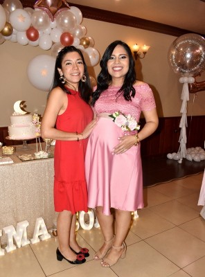 Mildred Guardado y Karla Iveth Zelaya de Moreno