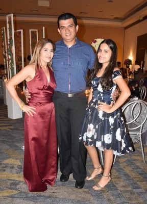 Nelly Alvarado, Daniel Mendoza y Daniela Mendoza
