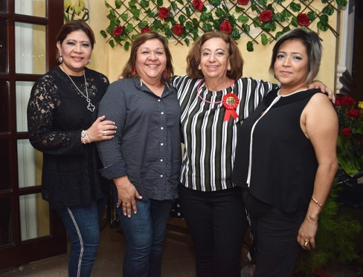 Patty González, Mariely Morales, Margarita Kawas de Tejada y Cinthya González