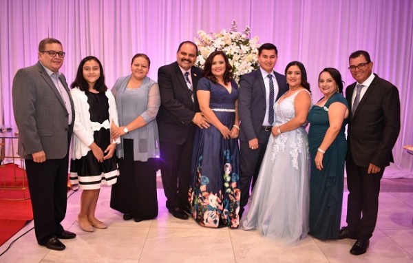 Pedro Moreno, Dulce Moreno, Silvia Moreno, Wilmer Palada, Melania de Palada, Wilmer Molina, Norma de Molina, Isabel de Lara y Carlos Lara