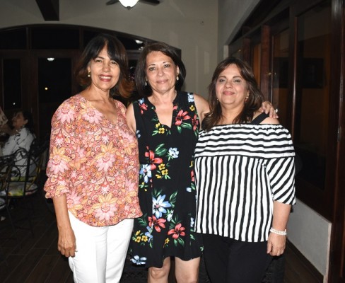 Aida Espinal, Vera Castro y Lizeth de Castro