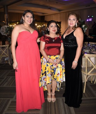 Cinthia Amaya, Esther Amaya y Sulma Amaya