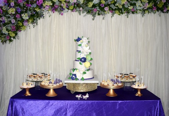 El pastel de bodas fue elaborado por Dulce Deleite by Javier Chavarria