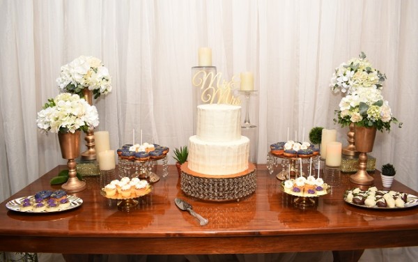 El candy bar y pastel de bodas que elaboro Alicia Sikaffy de Treats Boutique, fue uno de los rincones favoritos de los selectos invitados. 