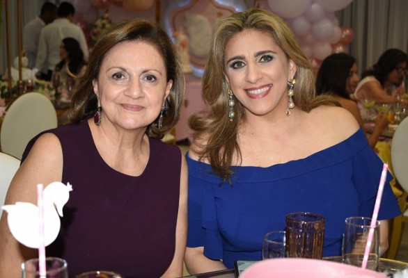 Diana de Handal y Lorena de Kattan