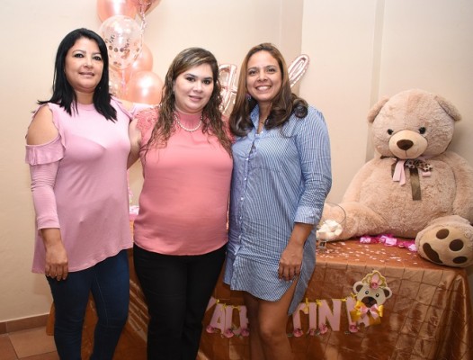 Dunia Zuniga, Jackeline Paredes y Jocklem Ortega