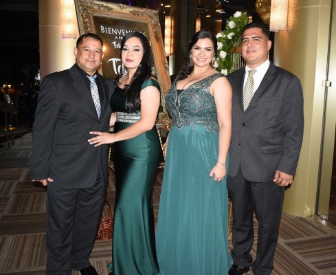 Francis Reyes, Virginia Gómez, Clarissa y Jorge Pineda