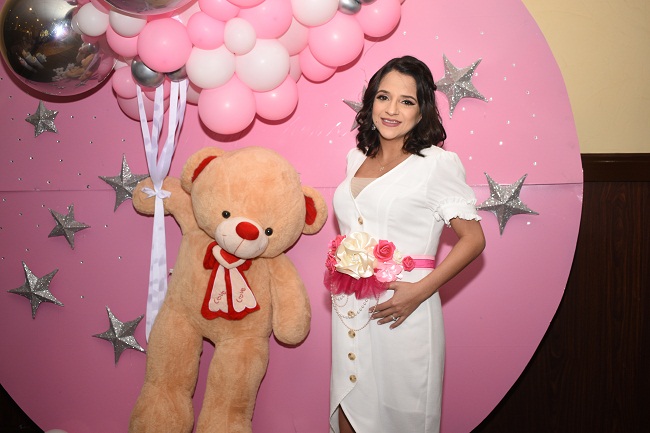 Tierna celebración en rosa para Gaby