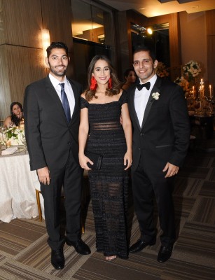 Giancarlo Casco, Giselle Maalouf y Rami Sikaffy, hermano del novio.