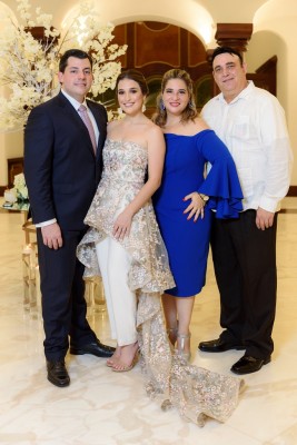 Gustavo Robelo, Andrea Interiano Discua y sus padres, Gabriela Discua de Interiano y Roberto Interiano