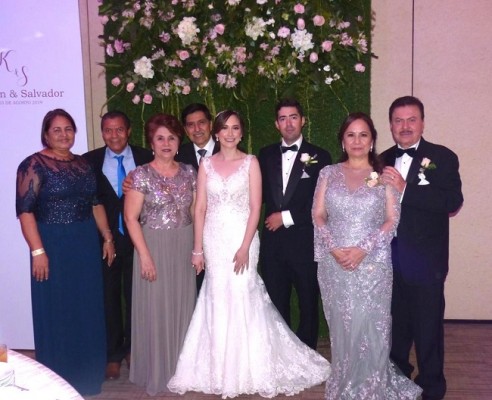 Leticia Martínez, Eldin Flores, Aura Flores, Clemente Flores, Karen Mejía, Salvador Paz, Diana Verdial y Gustavo Mejía