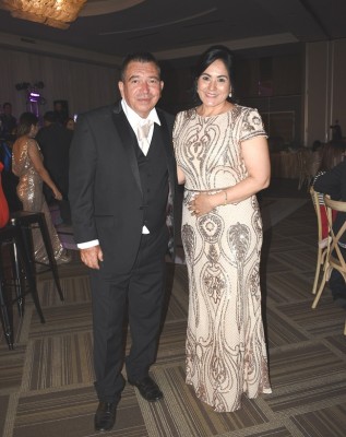 Los padres de la novia, Marco Antonio Guzmán y Nancy Carballo