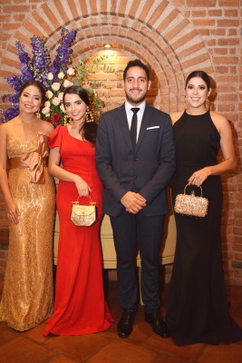 Mariana León, Aimee Paz, Pablo Heredia y Michelle Marzan.