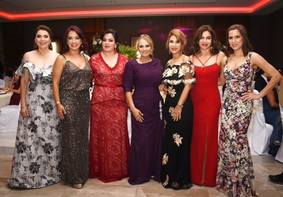 Maribel Hernández, Carla Pantoja, Nancy Iscoa, María Suyapa Escobar, Arlette Craniotis, Susy Conedera y Ana Conedera.
