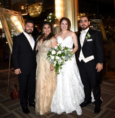 Marvin Aguilar, Marisol de Aguilar, Tania Guzman de Jaar y Juan Jaar