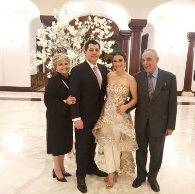 Mirtha de Discua, Gustavo Robelo, Andrea Interiano y Adalberto Discua, abuelos de la novia.
