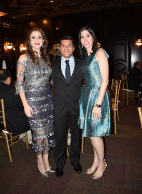 Nadia de Canahuati, Holvan Ortiz y su esposa, Carolina Canahuati