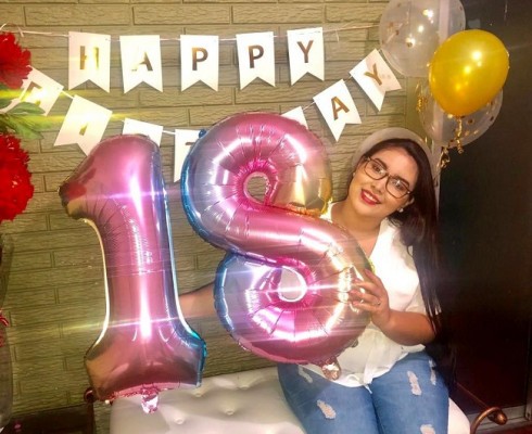 Nayeli Victoria Madrid Canales, celebró su cumple 18 con su mami y hermanas