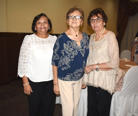 Reina Bono, Doris Montoya de Salinas y Elsa Barahona