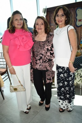 Sandra de Matute, Tony Crespo y Paty Flores