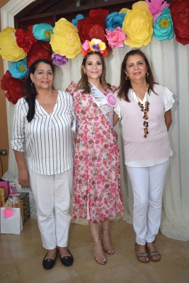 Silvia de Suazo, Vanessa Suazo y Lizeth de García