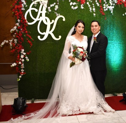 Tras 6 meses de compromiso matrimonial, Arlene Julieth Coello Escobar y Kevin José Bú Guardado, unieron sus destinos en una ceremonia y celebración postboda inolvidable.