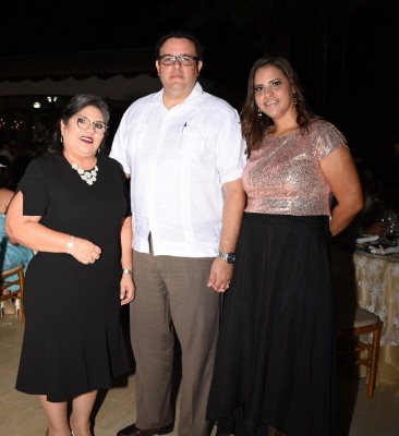 Waleska de Glynn, Marcio Coello y Jennifer de Coello