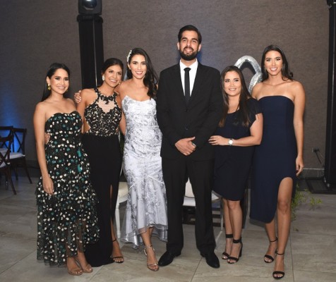 Ana Cristina Soto, Ana Sofía Ordóñez, Melanie Andonie, Gamal Nazar, Daniela Suazo y Angie Andonie