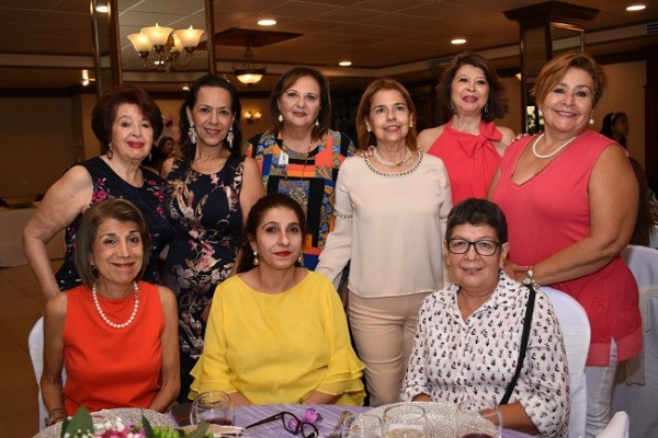 Bertha López, Lorette Kawas, Ana Leyla Sikaffy, Bárbara Salas, Xiomara Rivera, Rosy Méndez, Georgette Andonie, Lima Zgheibra y Marlyn de Rivera