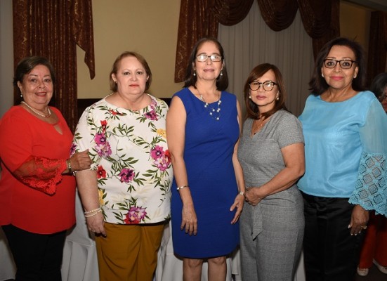 Blanca Viana, Norma Carranza, Roxana de Aguilera, Rosula Eng y Ruth Gómez