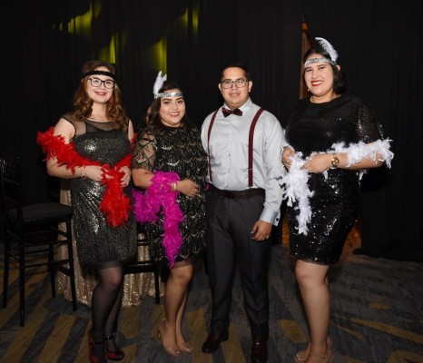 Cristy Flores, Kimberly Altamirano, Carlos Cruz y Karla Cruz