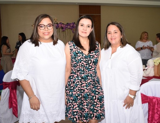 Daniela Argüelles, Erly Alvarado e Ivonne Bueso
