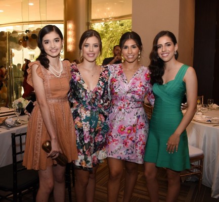 Daniela Uclés, Kristiane Larach, Silvia López y Melanie Jaar