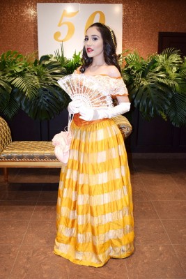 Diana Cáceres, con un vestido de la obra “La dama de las camelias”.