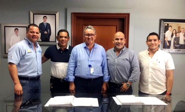 En una reunión de trabajo el ingeniero Arnaldo Martínez, representante de ICCE,  hizo entrega en calidad de donación al presidente Orinson Amaya, el diseño de iluminacion del estadio Yankel Rosenthal.