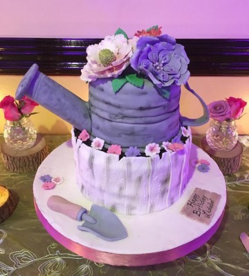El hermoso y exquisito pastel de celebración fue elaborado por Maritza´s Bakery