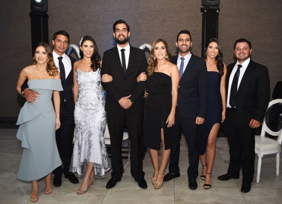 Erika Andonie, Ramón Medina, Melanie Andonie, Gamal Nazar, Ángela de Andonie, Jonathan Andonie, Angie Andonie y Constantino Pineda